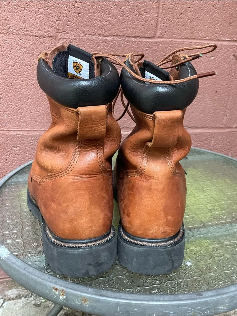 Ariat upper marks